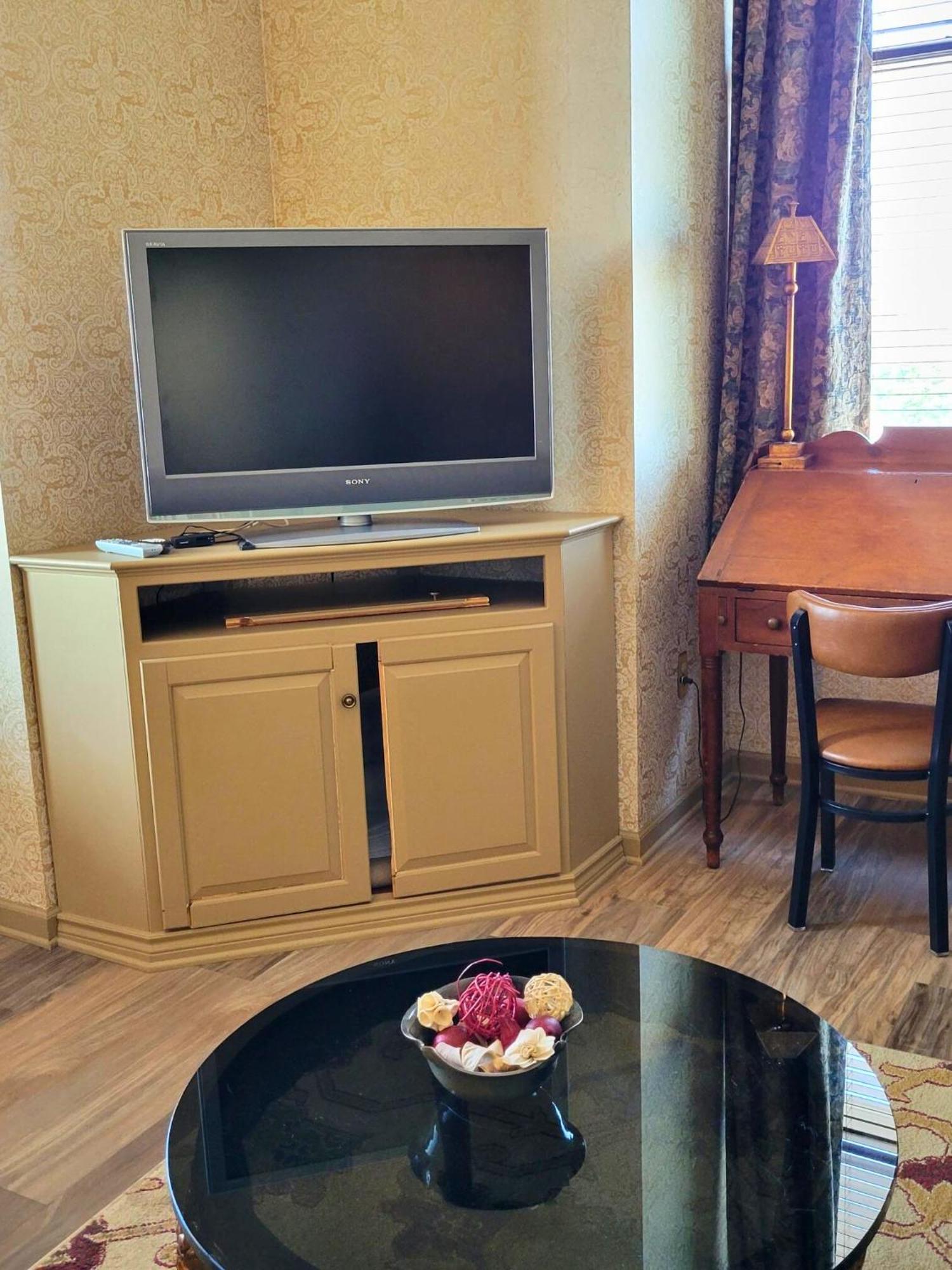 Altland House Inn & Suites Abbottstown Bagian luar foto