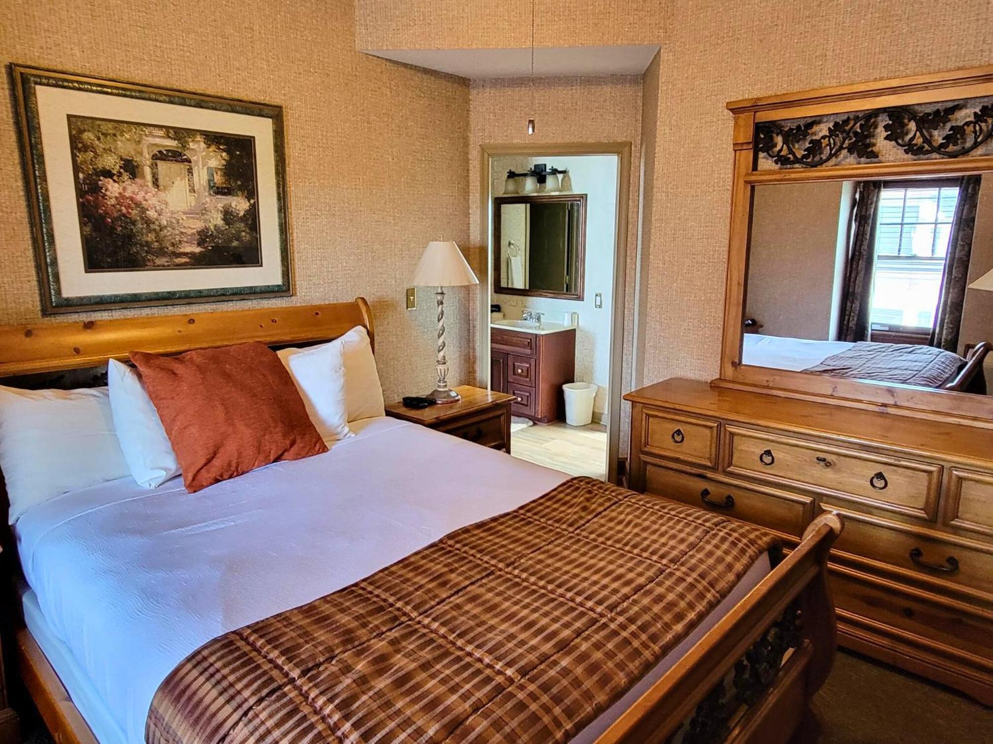 Altland House Inn & Suites Abbottstown Bagian luar foto
