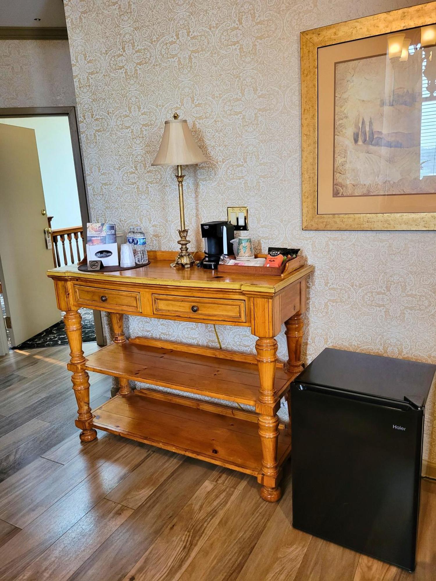 Altland House Inn & Suites Abbottstown Bagian luar foto