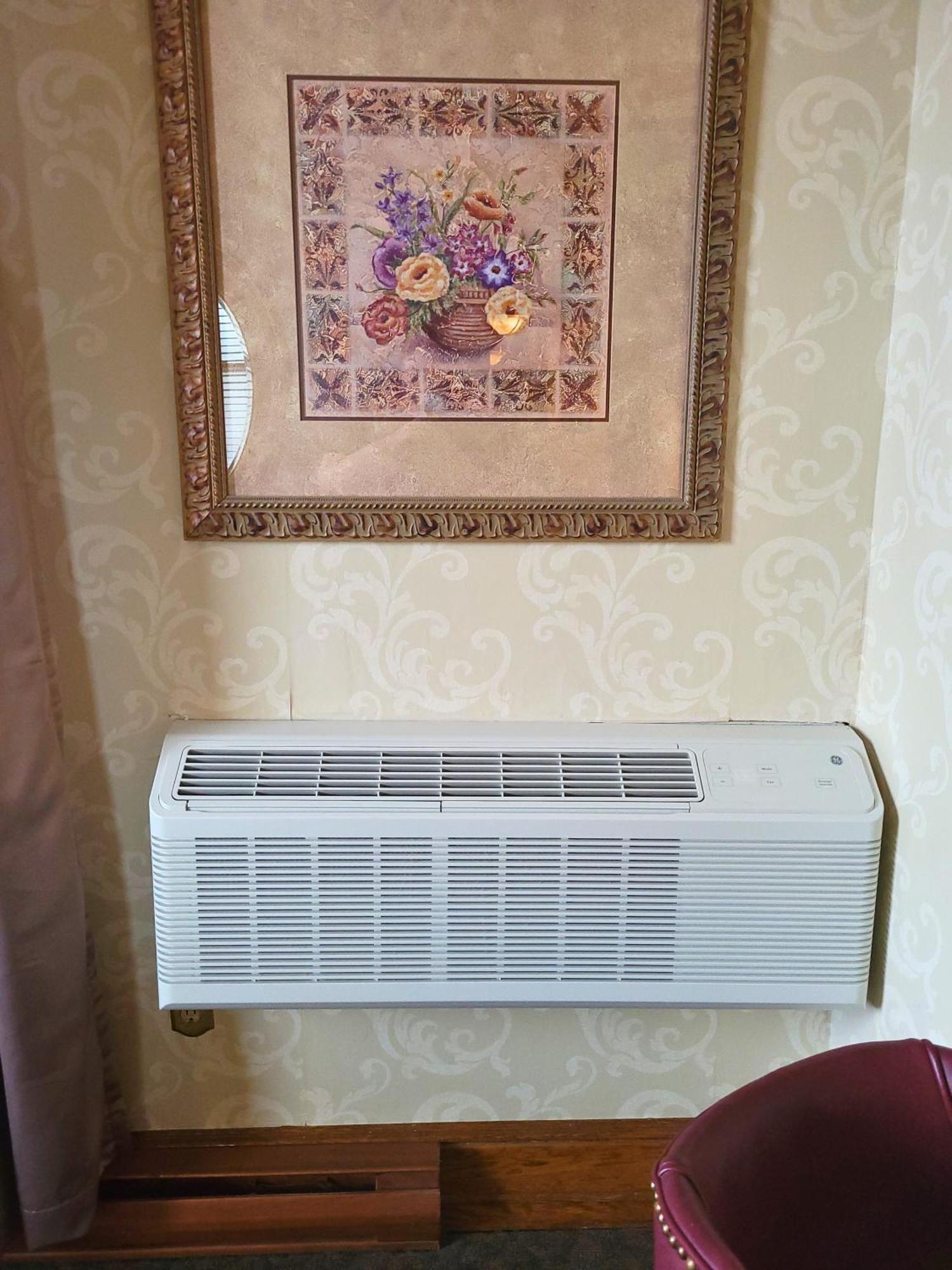 Altland House Inn & Suites Abbottstown Bagian luar foto